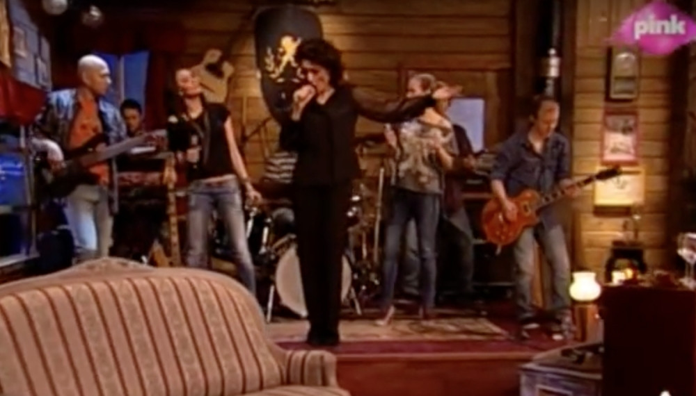 Muž poznate pevačice doživeo infarkt! Oživljavali ga tri puta, hitno prebačen u bolnicu!