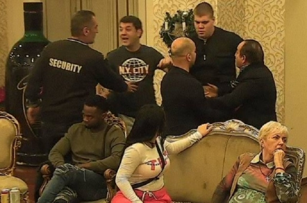 Incident neviđenih razmera u Parovima, jedva sprečena tuča!