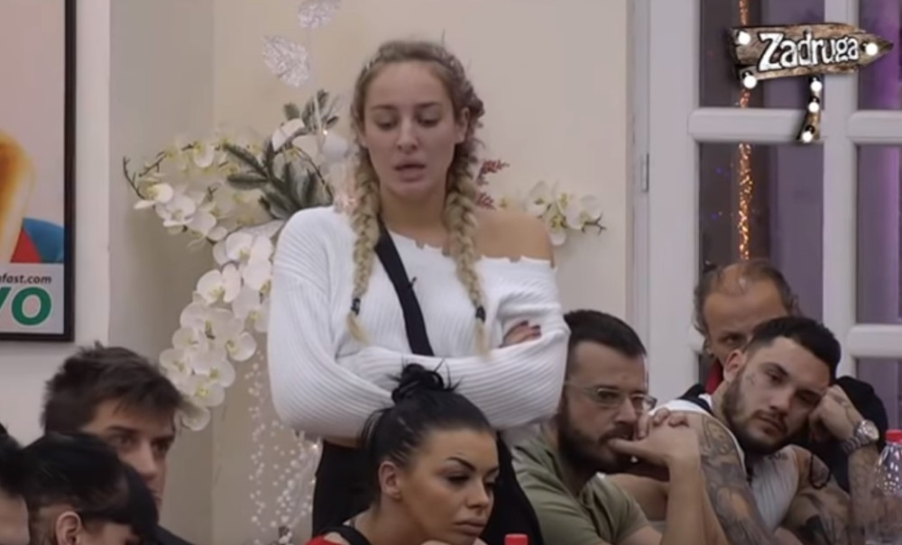 Đoganijeva odjednom zaurlala da joj kasni menstruacija! Zadrugari u ŠOKU (VIDEO)