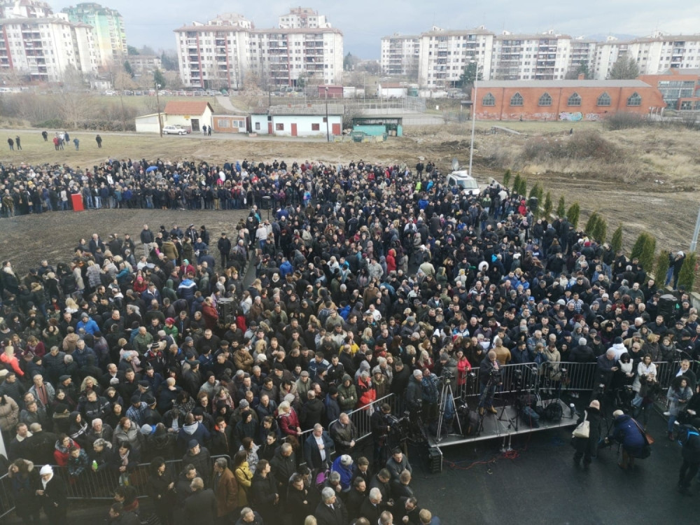 Ove fotografije iz Vranja dokaz su da su se stvari u našoj zemlji posle 18 godina znatno promenile!