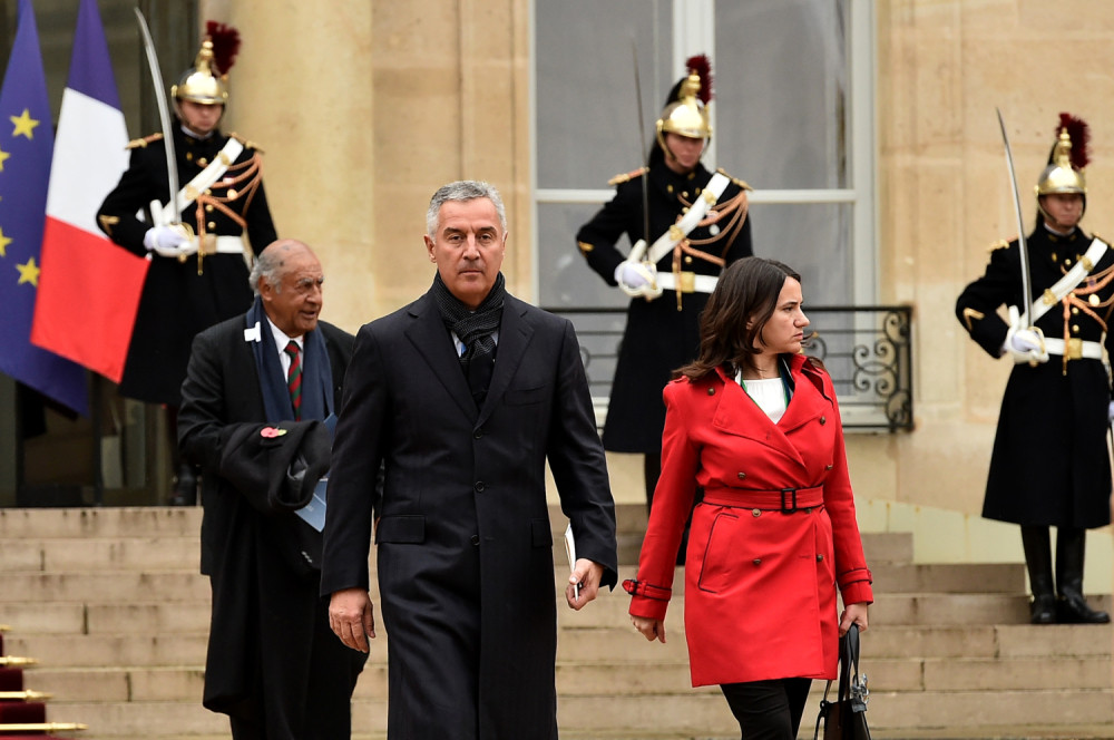 Vikipedija ih je sahranila, ono što su im rekli za JEZIK je vrhunac poniženja!