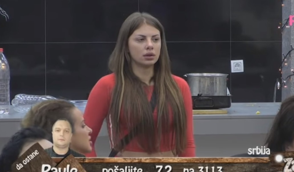 Isprozivali su je u emisiji UŽIVO da je DEBELA, ona počela da plače i otkrila svoj problem!