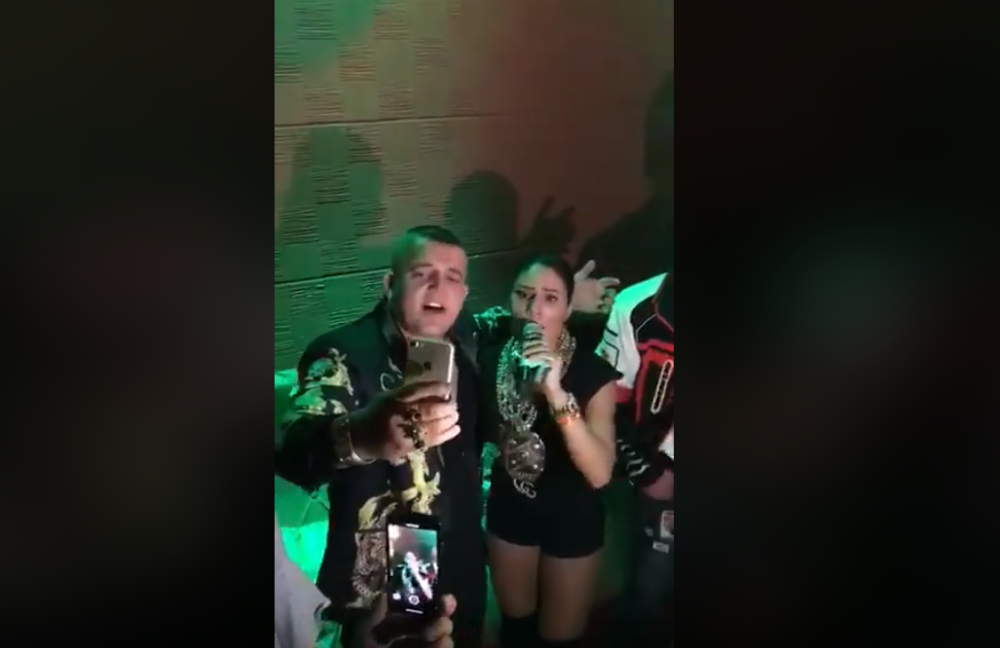 Sandra Afrika peva bogatom Albancu, on je kiti evrima i zlatom! Posle njegovih reči neće joj biti dobro (VIDEO)