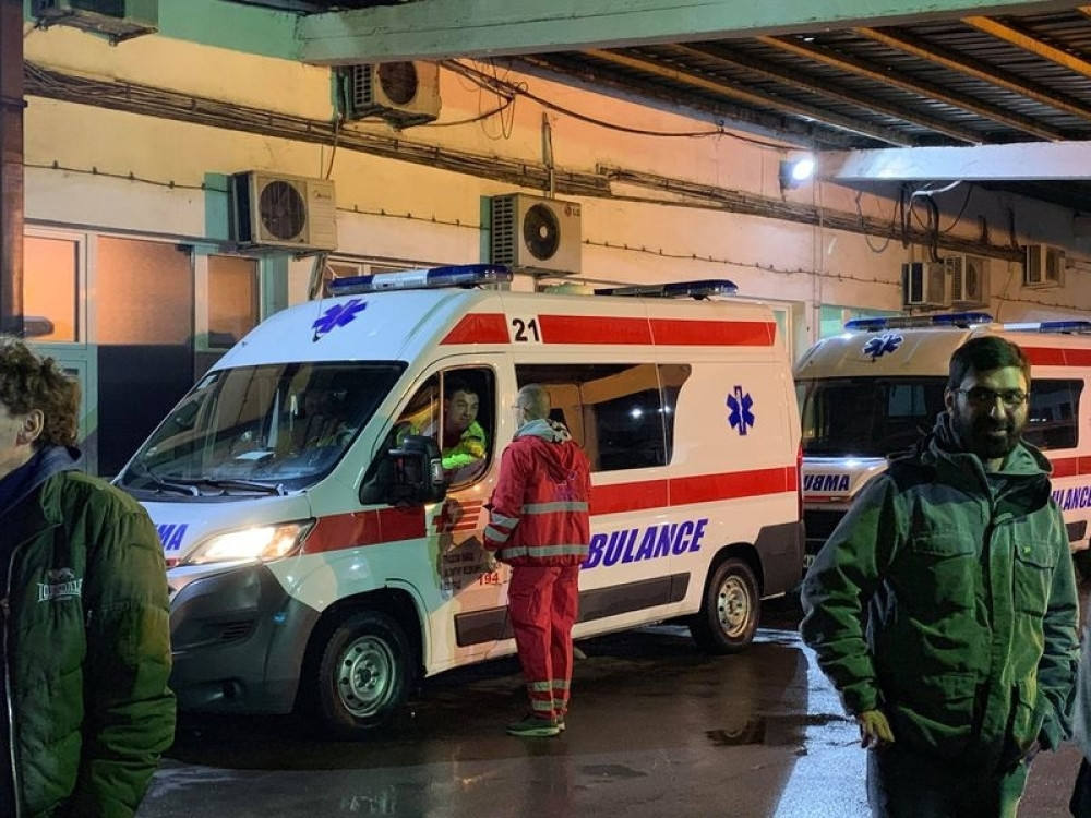 Neverovatnih 99 intervencija Hitne pomoći samo za jednu noć! Kod Ostružničkog mosta u udesu teže povređen muškarac!