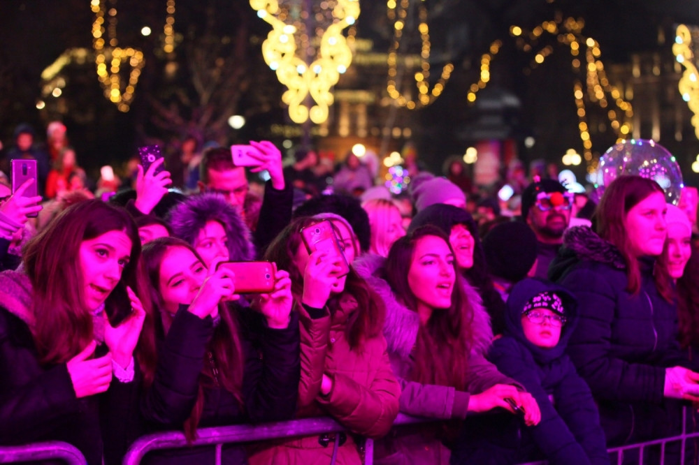 Spektakularnim vatrometom i uz Bajagu, Beograđani dočekali Novu godinu! Pogledajte ceo doček (VIDEO)