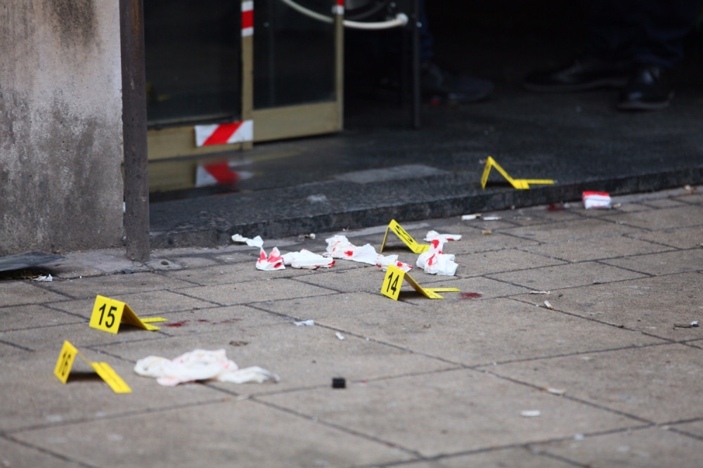 Muškarac (37) pogođen sa više hitaca u grudi i glavu! Sve je blokirano!