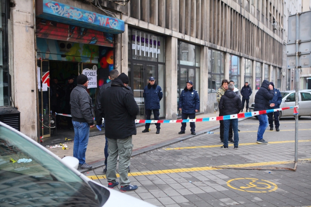 "Čekaj, imam još nešto za tebe!" Poslednje što je čula pre nego što je završila u gepeku