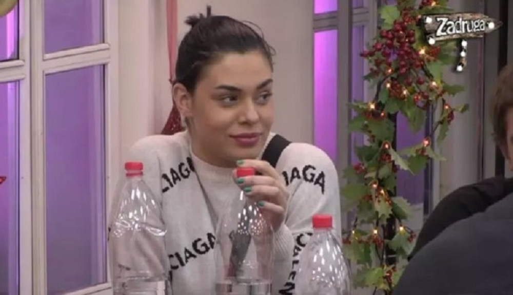 Večeras se u Zadruzi sve menja: On ulazi, a kada ga Mina Vrbaški vidi, odlepiće!