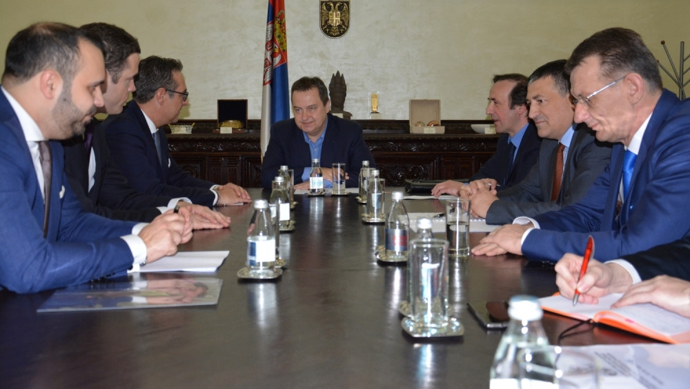 Među novogodišnjim bebama našlo se i dete jednog POLITIČARA: "Konačno si tu. Ti si čudo - poklon i ispunjenje"