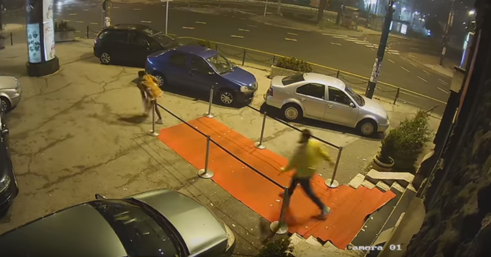 Muškarac pretukao devojku ispred kluba Dorian Gray u Sarajevu, pa dobio batine od najpoznatijeg MMA borca (VIDEO)