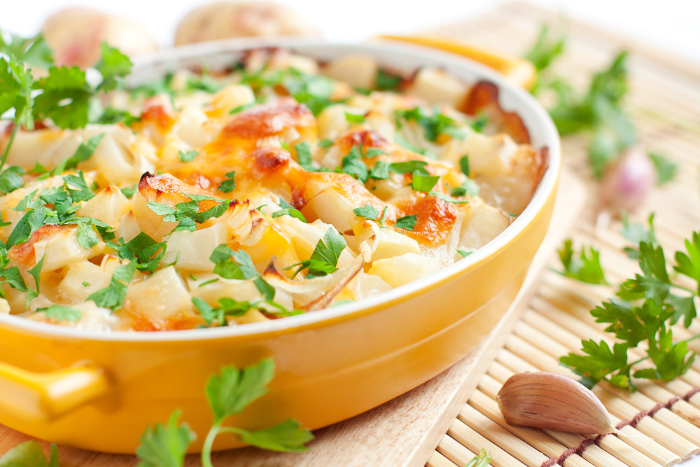 Hrskav krompir sa sirom iz rerne: Ručak koji ćete obožavati! (RECEPT)