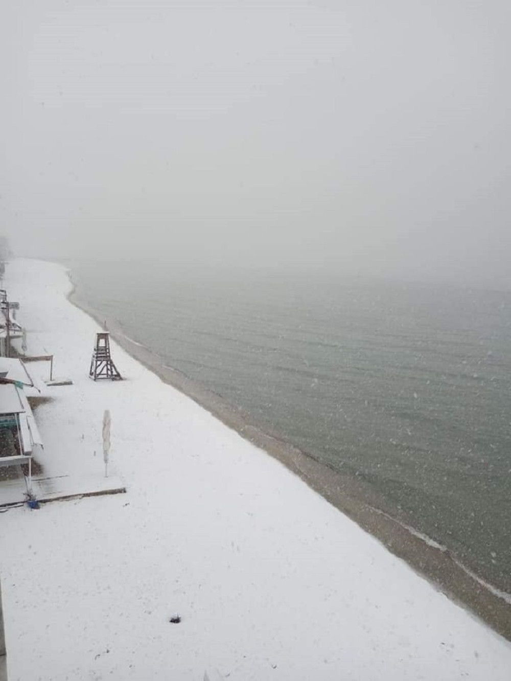 Omiljeno letovalište Srba zatrpano snegom! Možete li da zamislite da ste se ovde nedavno brčkali? (FOTO)