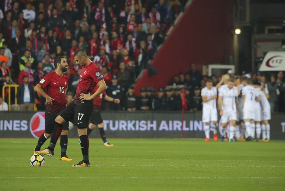 Ovog čoveka mrze svi! Najomraženiji Turčin promenio dres SVA TRI velikana fudbala i uradio ovo! (FOTO)