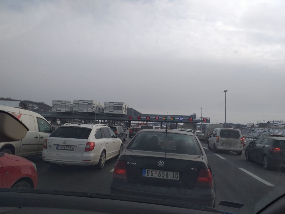 Da li bi trebalo zatvoriti autoput u slučaju nepogode?!