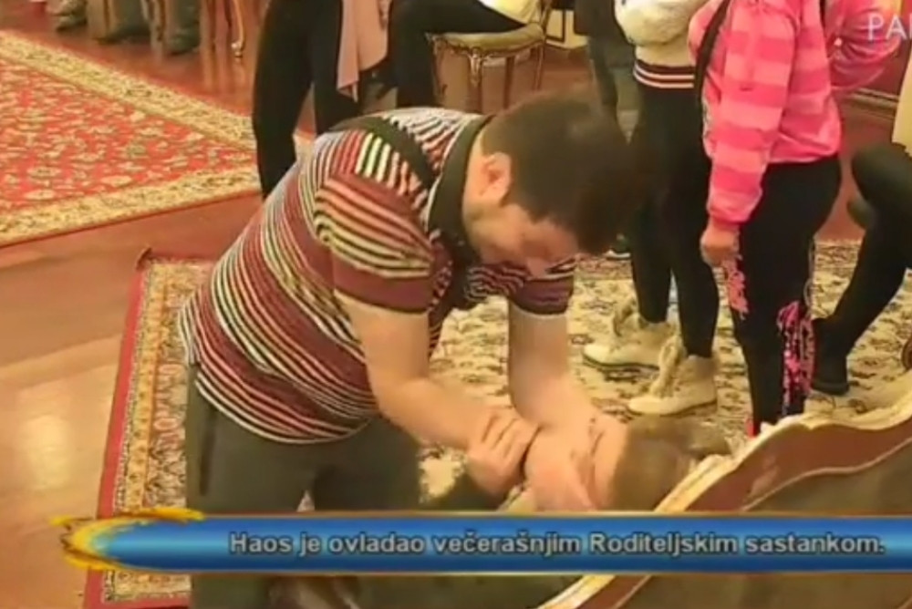 Ivan Marinković iz sve snage gušio i čupao devojku! Produkcija hitno reagovala! (VIDEO)