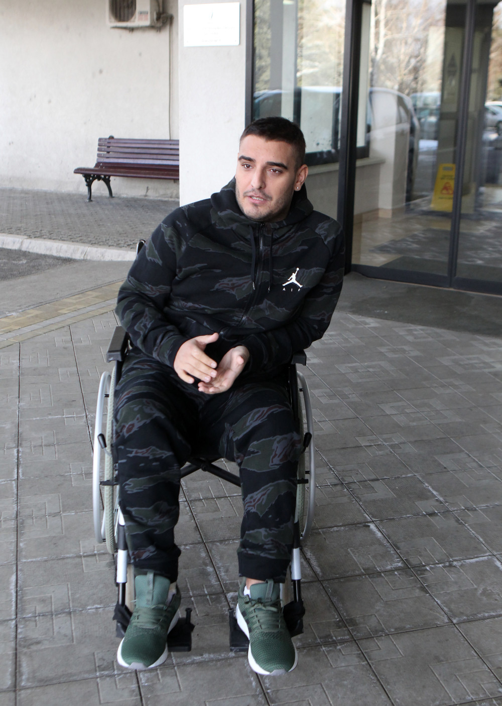 Roditeljima Darka Lazića javili da je MRTAV! Hitna pomoć došla u kuću, mislili da je unutra LEŠ!