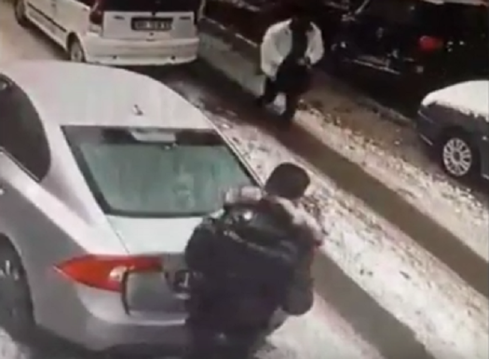 Policija ispred kuće gde je ubijen zet "Pink Pantera", legitimišu svakog ko prođe!