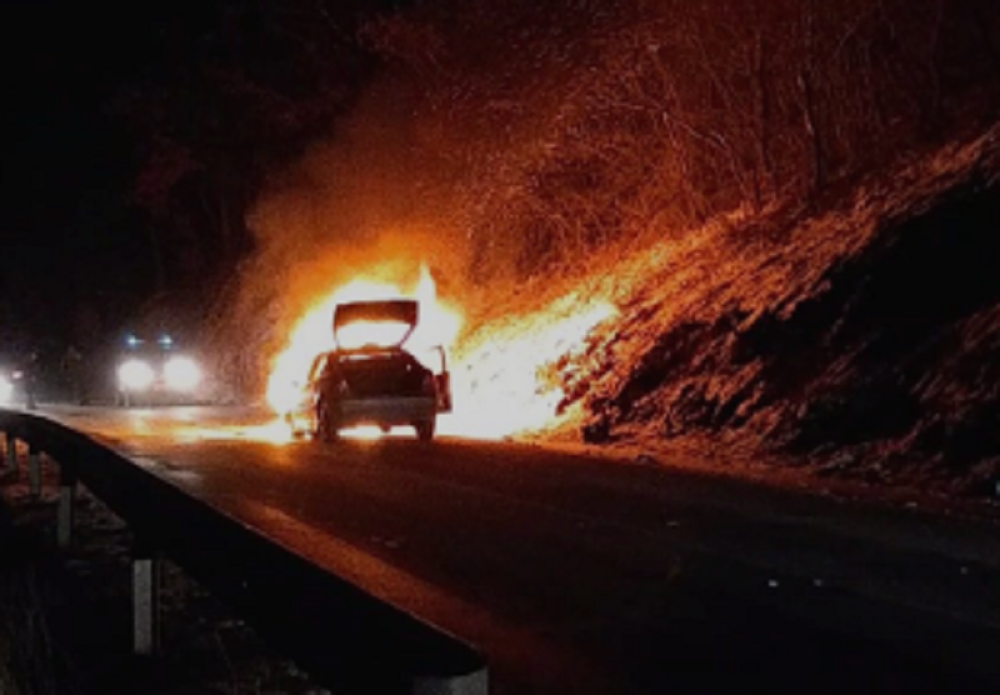 Žena navodila maloletnika da zapali vozilo!