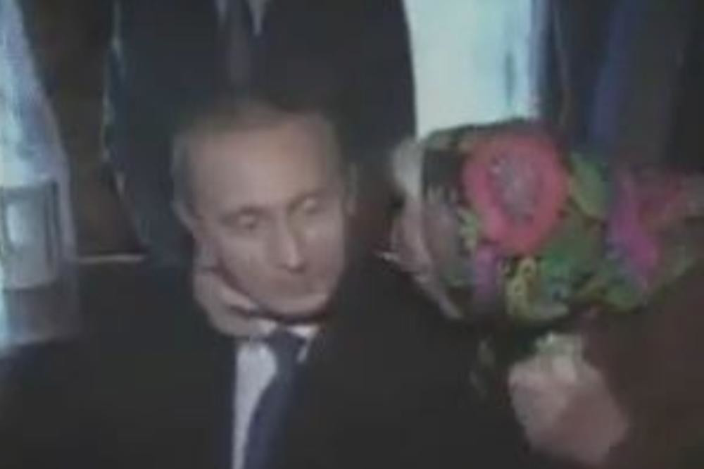 Krenula da ga POLJUBI U USTA! Njegova reakcija je apsolutni hit!