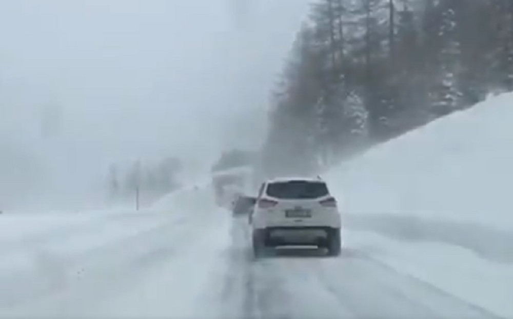 Krenuli su sa Kopaonika, pa se zaglavili u smetovima... Nikako ne verujte šta vam ona kaže!