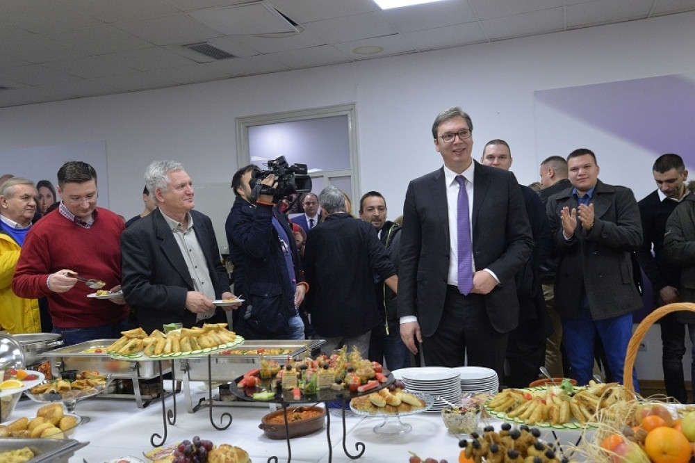 Vučić poručio naprednjacima da se spreme za tešku borbu! (FOTO)