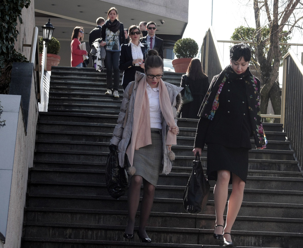 Nasrnuo na koleginicu s posla i svuda je PIPAO!