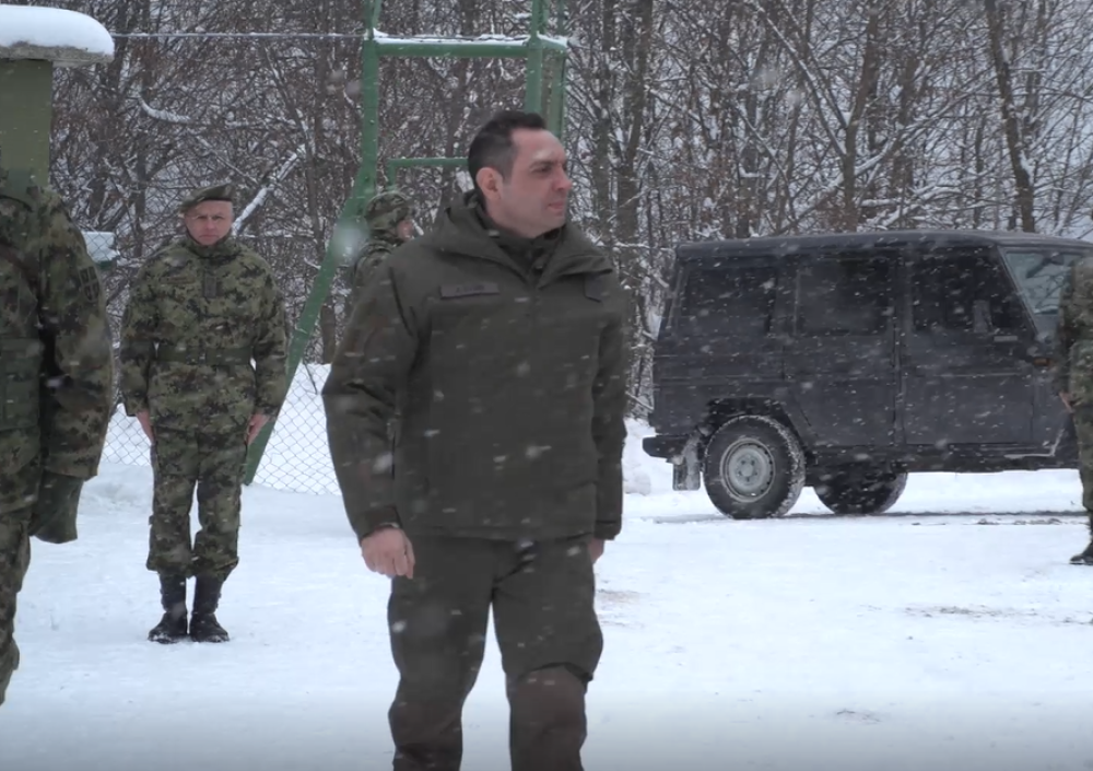 Ministar Vulin na Božić sa pripadnicima Vojske Srbije na bazi "Vrapce"