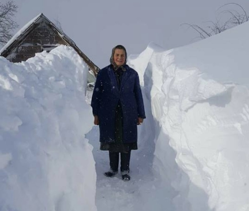 Ispovest baka Miloratke sa Golije KIDA DUŠU: "Da mi komšije ne počiste sneg, stoka bi mi od gladi pocrkala..."