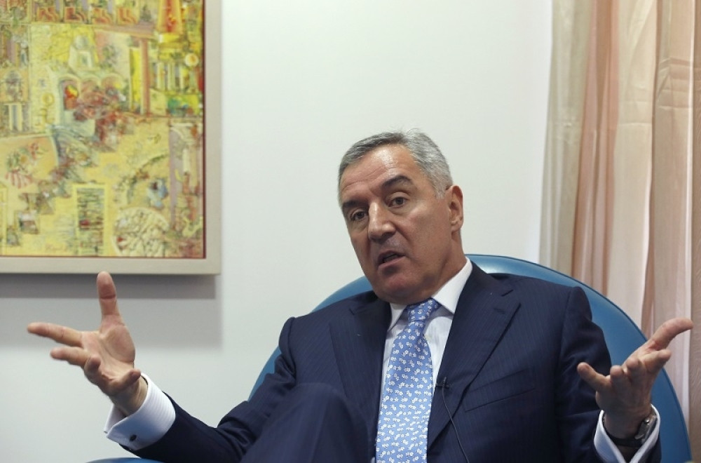 Đukanović uvalio Elektroprivredu Italijanima da bi spasao porodičnu banku! Država izgubila STOTINE MILIONA EVRA!