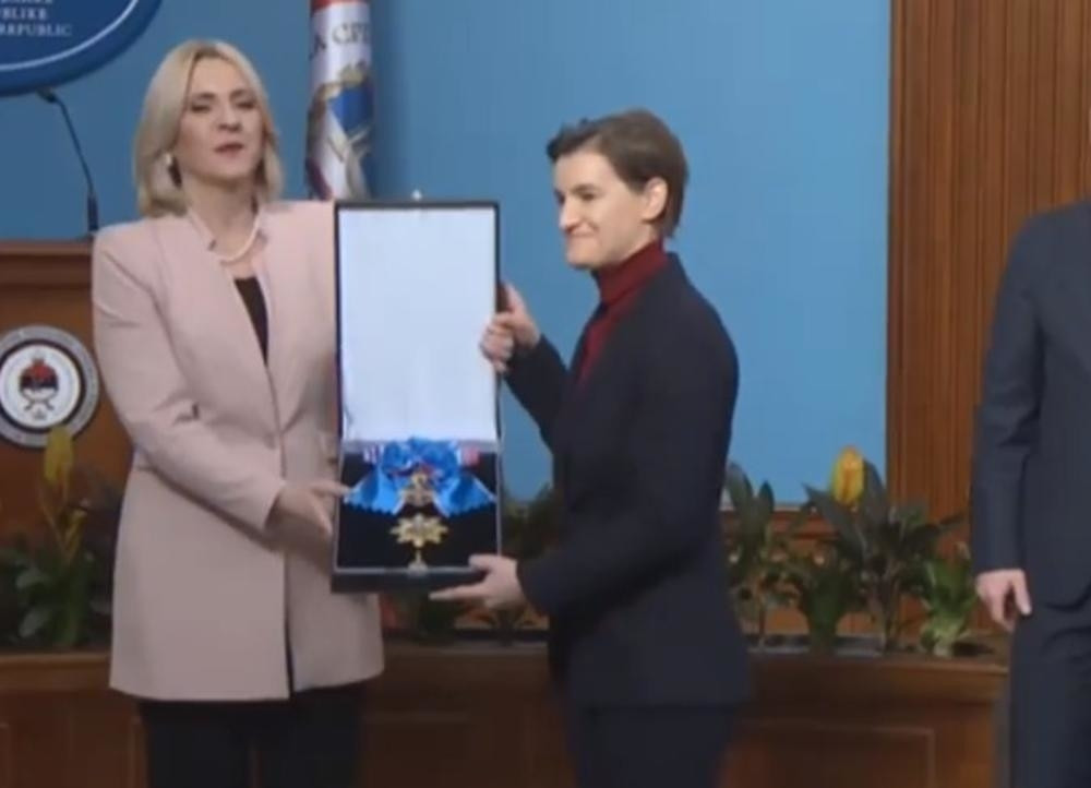 Premijerka je danas u Banjaluci dobila orden i sada je u društvu koje zaslužuje NAKLON DO PODA!