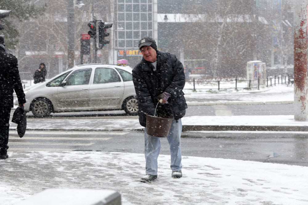 Kiša se ledi pri tlu, dan oblačan, uveče nas očekuje snažna SUSNEŽICA!