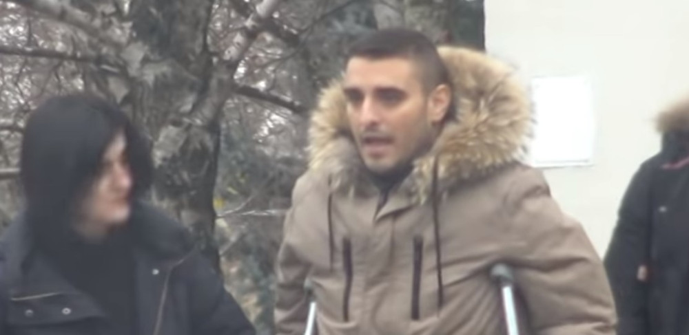 Necenzurisan snimak Darka Lazića! 3 i po minuta je stajao na nogama, ali njegov hod...