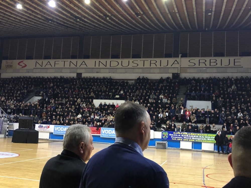 Održan hitan sastanak Vučića i naprednjaka