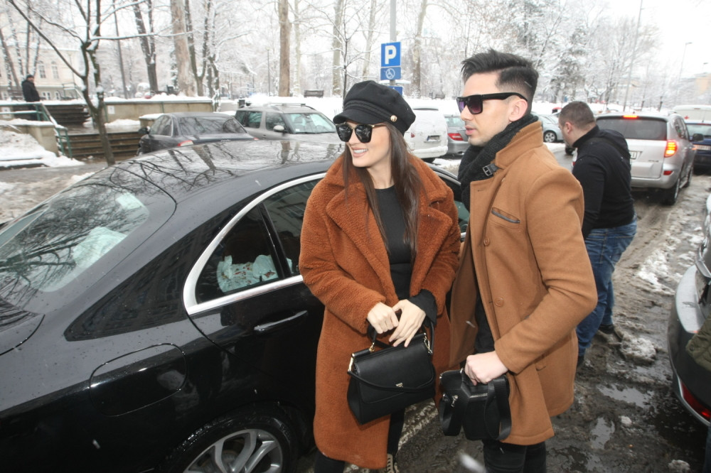 Milica Pavlović i Nikola Bokun doneli paketiće mališanima na onkologiji