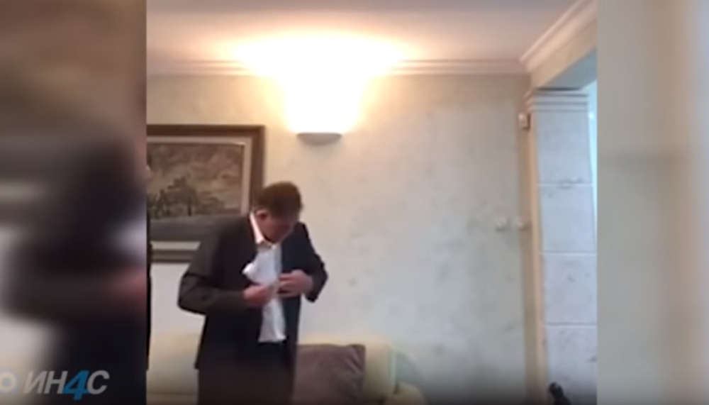 Bivši gradonačelnik uzima 100.000 evra, kamere SVE SNIMILE (VIDEO)!