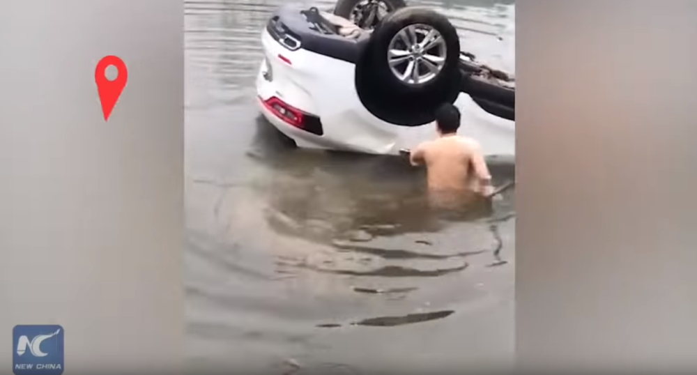 Otac i ćerka sleteli kolima u reku, životi su počeli da im se gase, a onda je jedan mladić ušao u legendu!