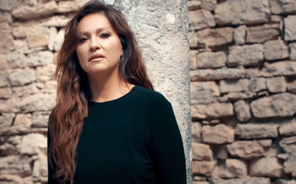 Nina Badrić skrhana bolom objavila tužne vesti! (FOTO)