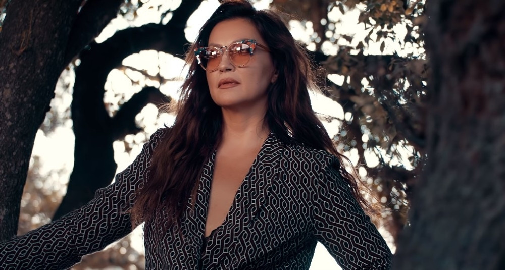 Nina Badrić progovorila o problemima koji su je pratili tokom ove godine, pa priznala da snima duet sa jednim muzičarem iz Srbije (VIDEO)