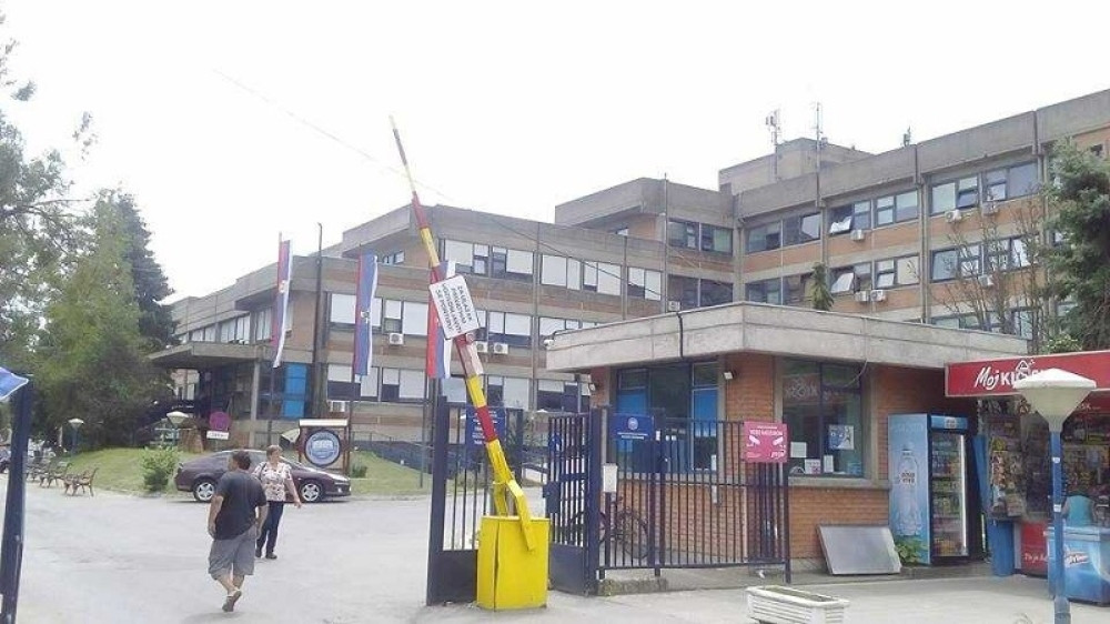 Umesto u rikverc, krenuo u suprotnom smeru i ubio pešaka u Kikindi! (FOTO)