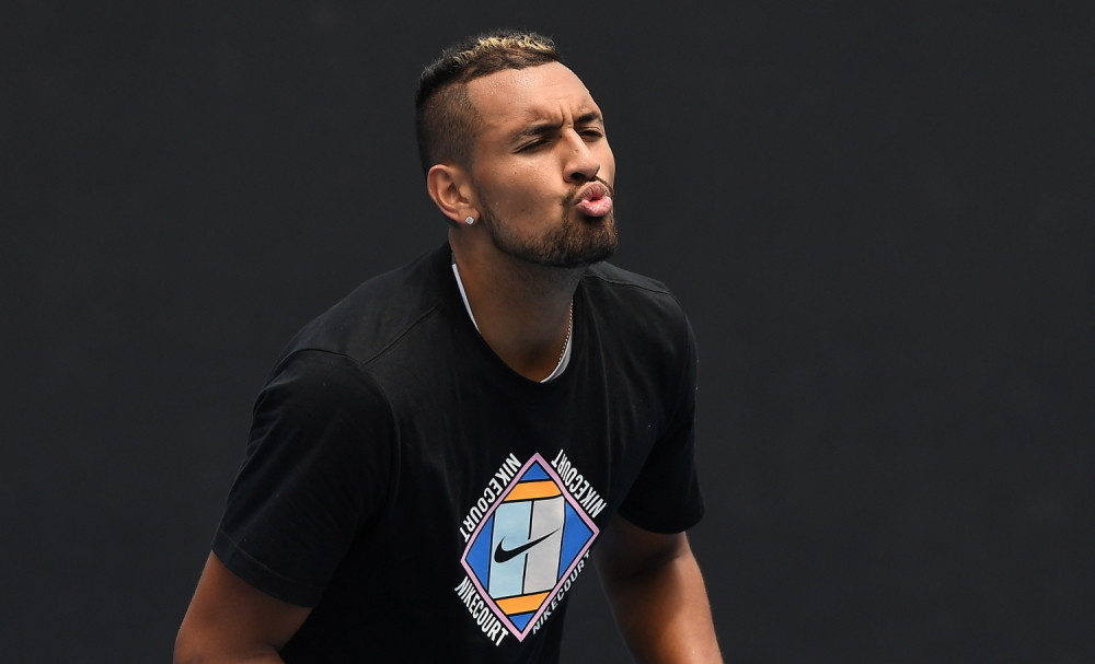 Amerikanac mu se nudio, a onda ga Nik pred svima bezobrazno odbio! Samo će jednu stvar prihvatiti