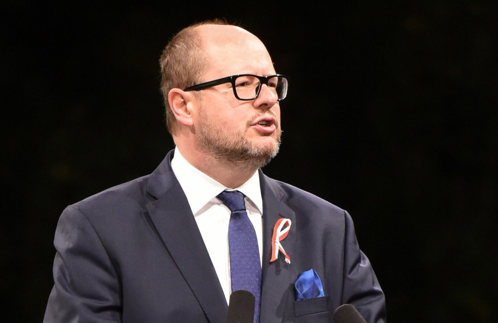 Preminuo Adamovič nakon napada na mitingu!