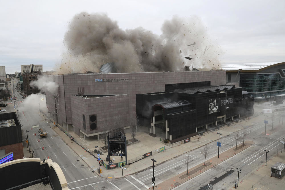 Čuvena dvorana DIGNUTA U VAZDUH! Kakvih je samo tu uspomena bilo! (VIDEO)