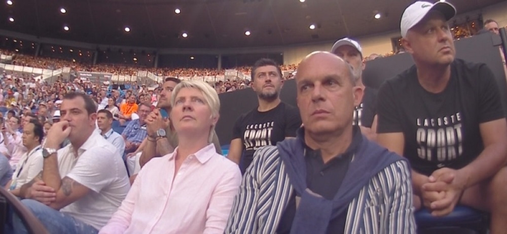 Ogromno iznenađenje! Nećete verovati KOJA SRPSKA ZVEZDA sedi u Novakovoj loži! (FOTO)