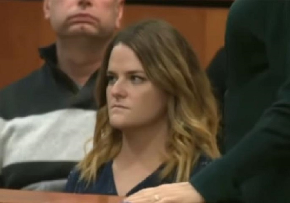 Udata profesorka (26) imala s*ks sa tinejdžerima (16 i 17): Kad vidite kolika joj kazna preti, ŠOKIRAĆETE SE!