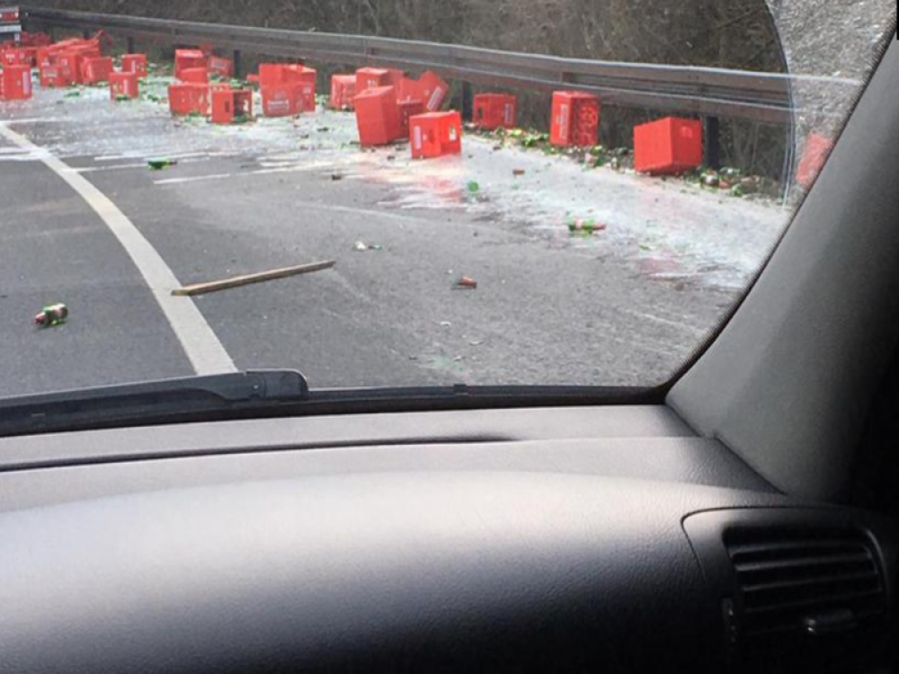 Gajbe piva ispale iz šlepera u Hrvatskoj, prolaznici odmah napravili SLAVLJE! (FOTO)