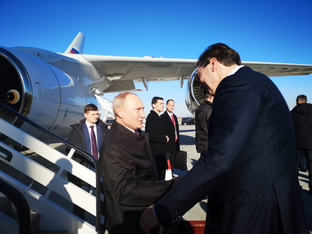 Dok strani mediji prate najznačajniju posetu, opozicija vodi kampanju na internetu!