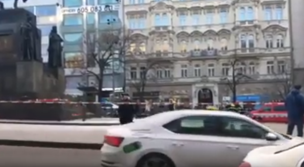 Nagorelo meso i odeća, hitne prevezen u bolnicu u VEŠTAČKOJ KOMI! (VIDEO)