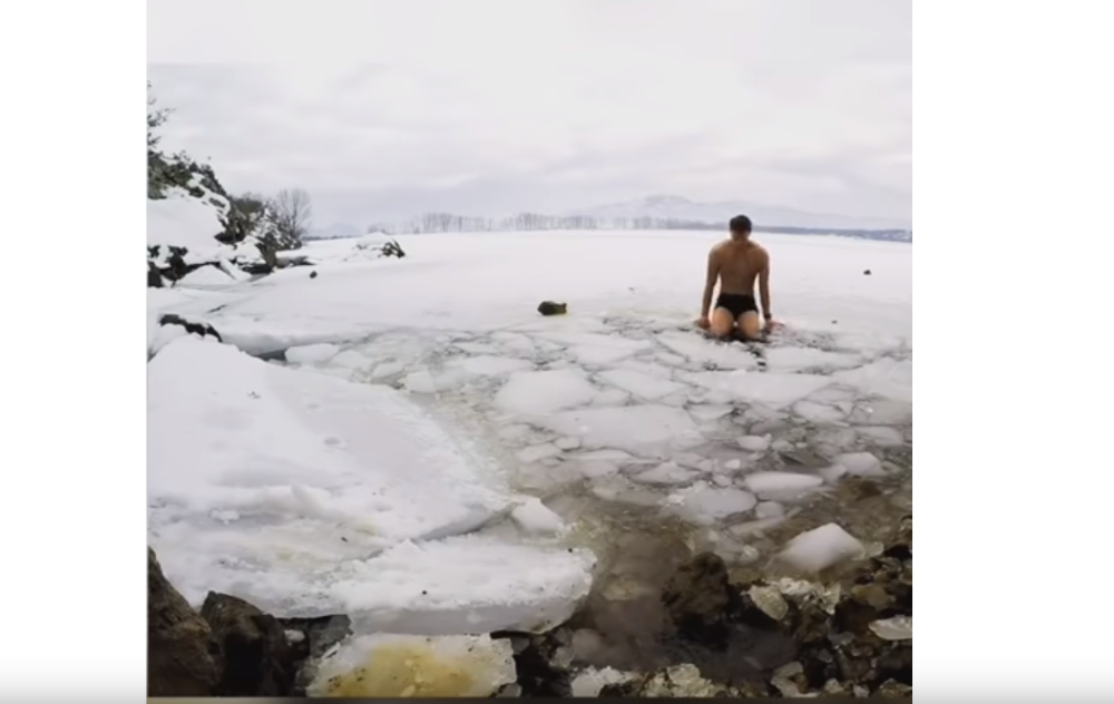 Crnogorac uskočio u zaleđenu vodu, evo šta mu se desilo! (VIDEO)