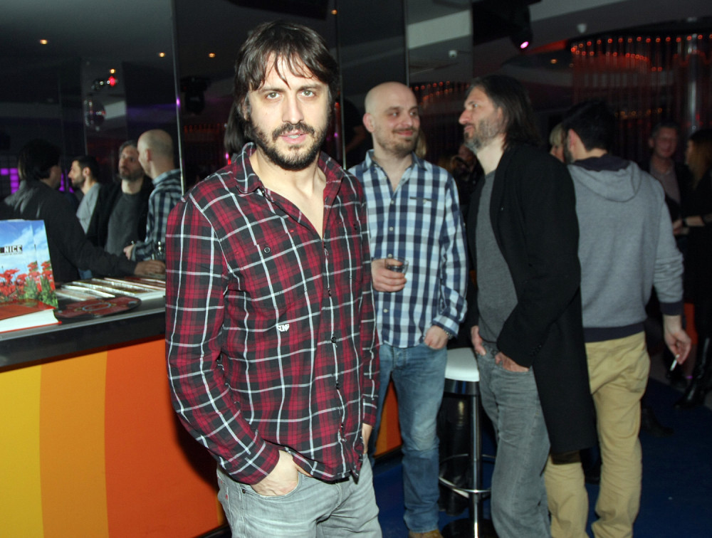 U očaju mu poručuju: Daj nam tvoj kamion da sa njega govorimo!