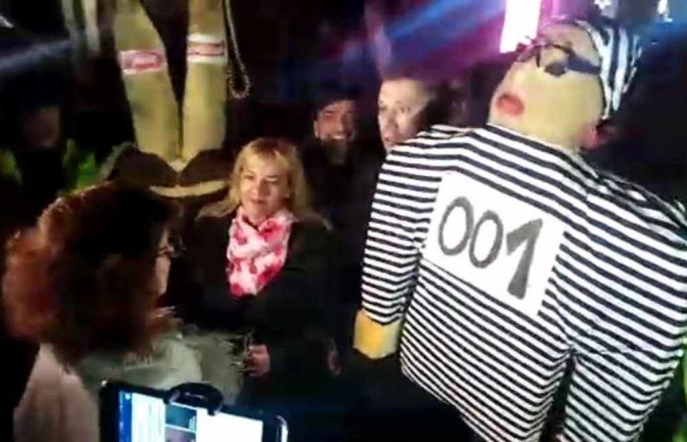 Obradović opet napao ženu! Isprašila ga šefica REM  (VIDEO)